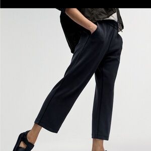 Lululemon black softstreme high-rise straight leg cropped pants